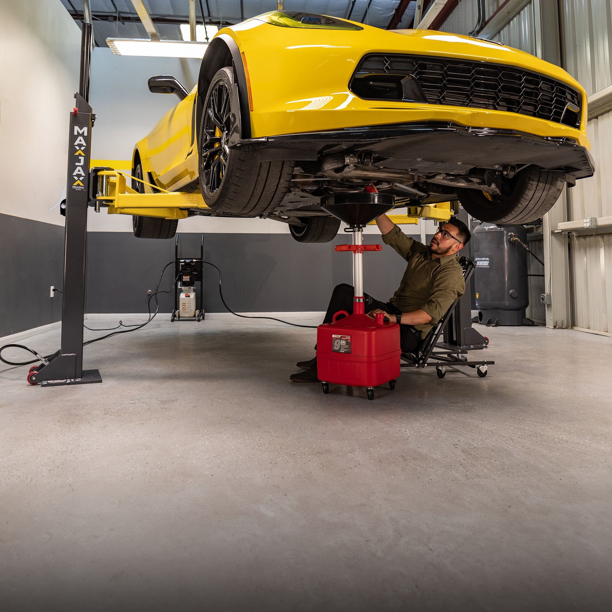 MAXJAX M7K - Portable Two-Post Garage Lift
