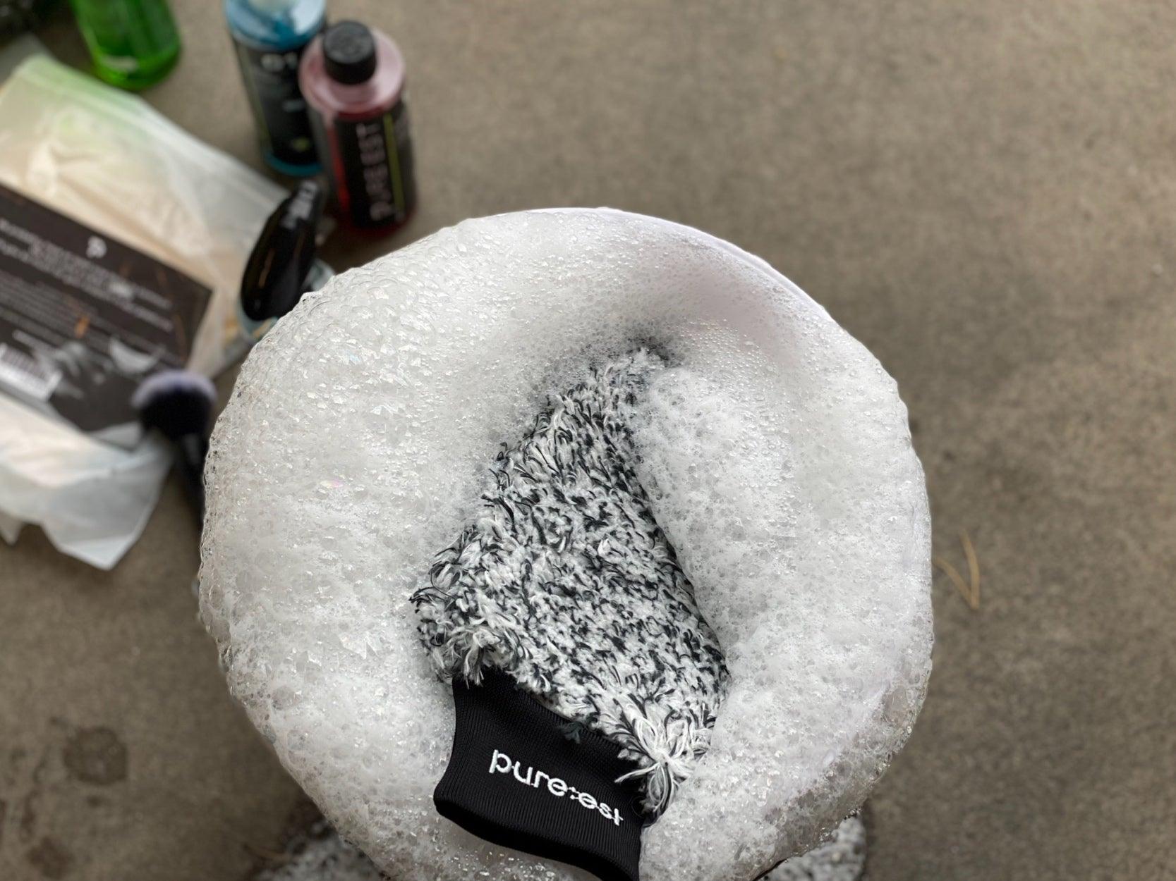 PURE:EST Gant de Lavage en Microfibre - Votre Solution Premium pour un Nettoyage de Voiture Doux et Sans Rayures