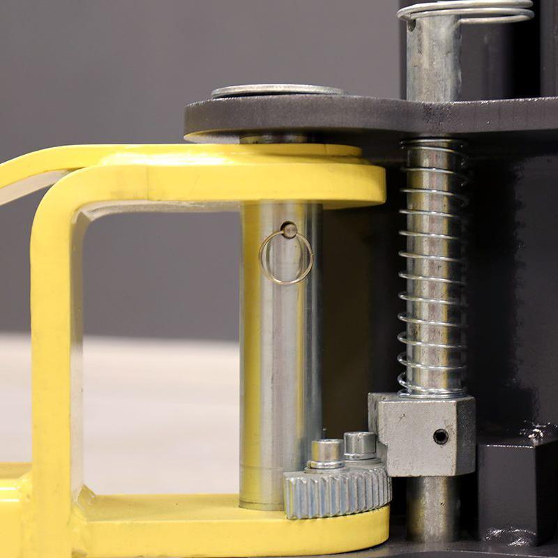 MAXJAX M7K - Portable Two-Post Garage Lift