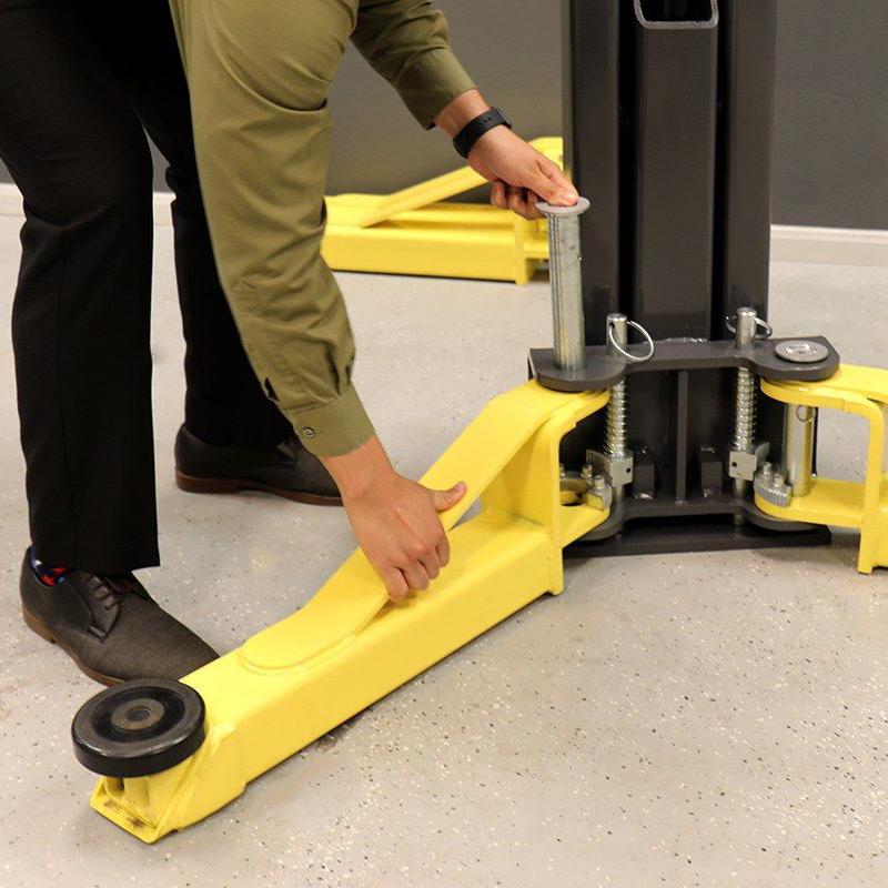 MAXJAX M7K - Portable Two-Post Garage Lift