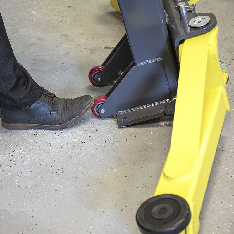 MAXJAX M7K - Portable Two-Post Garage Lift